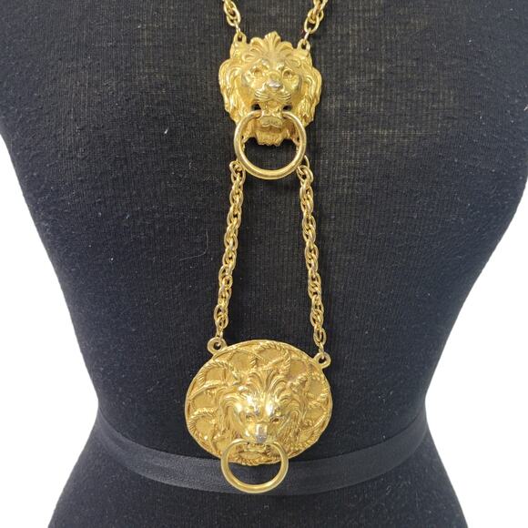 Vintage Double Lion Door Knocker Necklace Costume Jewelry Gold Pendant Statement - Picture 1 of 16